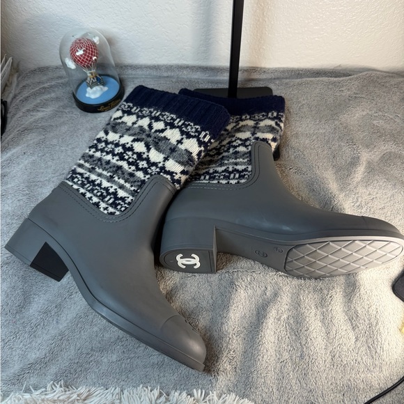 CHANEL Gray and Blue Rain Boots with Knit Cuffs - Picture 2 of 16